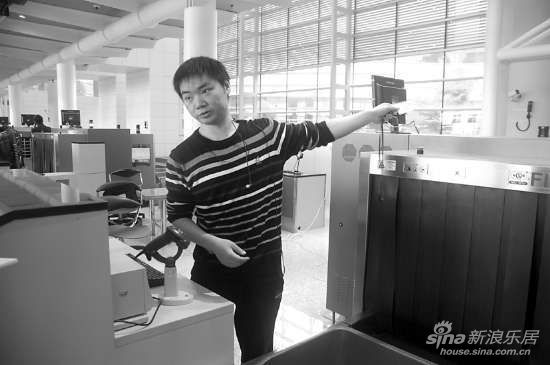 模范机长引领潮汕机场首航 旅客预订机票火爆
